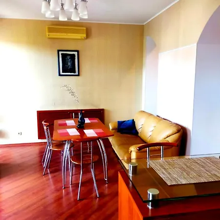 Garden Apartment *